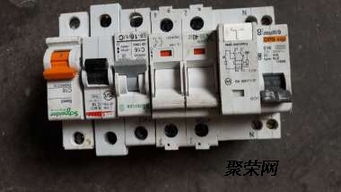 半坡西街專業電工服務 燈具安裝、開關插座維修與配電控制設備維護